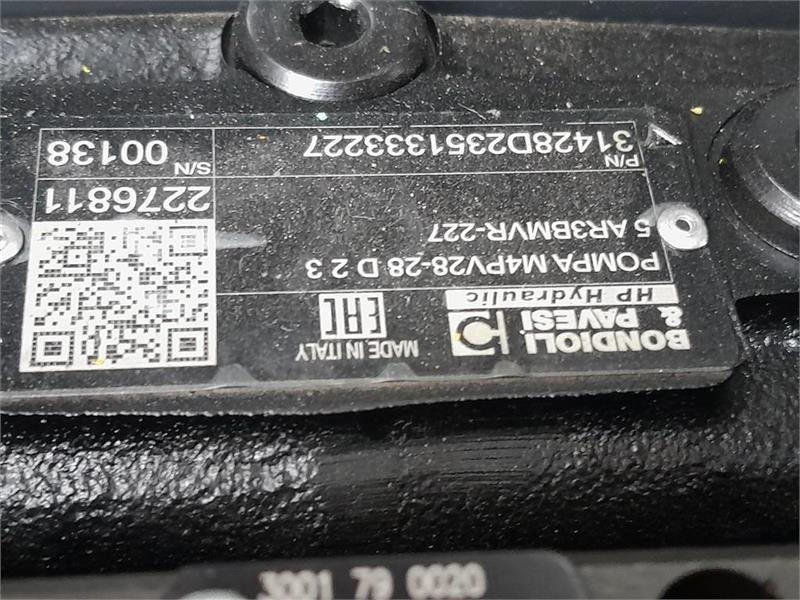 Компактный фронтальный погрузчик Eurotrac W11: фото 14