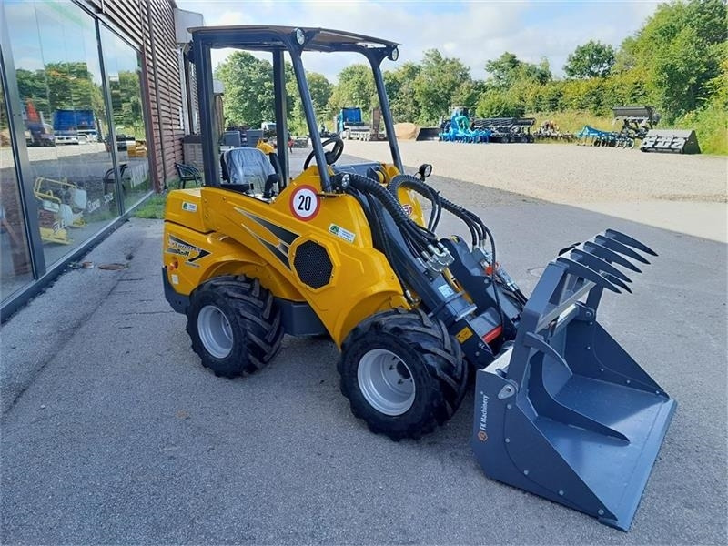 Eurotrac W11 TELESKOB - Компактный фронтальный погрузчик: фото 3 Eurotrac W11 TELESKOB - Компактный фронтальный погрузчик: фото 3