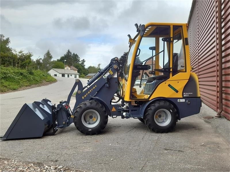 Eurotrac W11 med lang arm, førerhus, skovl og gafler - Компактный фронтальный погрузчик: фото 3 Eurotrac W11 med lang arm, førerhus, skovl og gafler - Компактный фронтальный погрузчик: фото 3