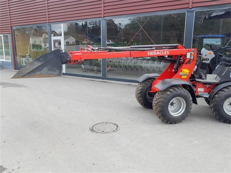 Компактный фронтальный погрузчик Heracles H220: фото 10 Компактный фронтальный погрузчик Heracles H220: фото 10