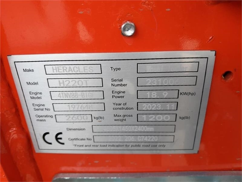 Компактный фронтальный погрузчик Heracles H220: фото 9 Компактный фронтальный погрузчик Heracles H220: фото 9