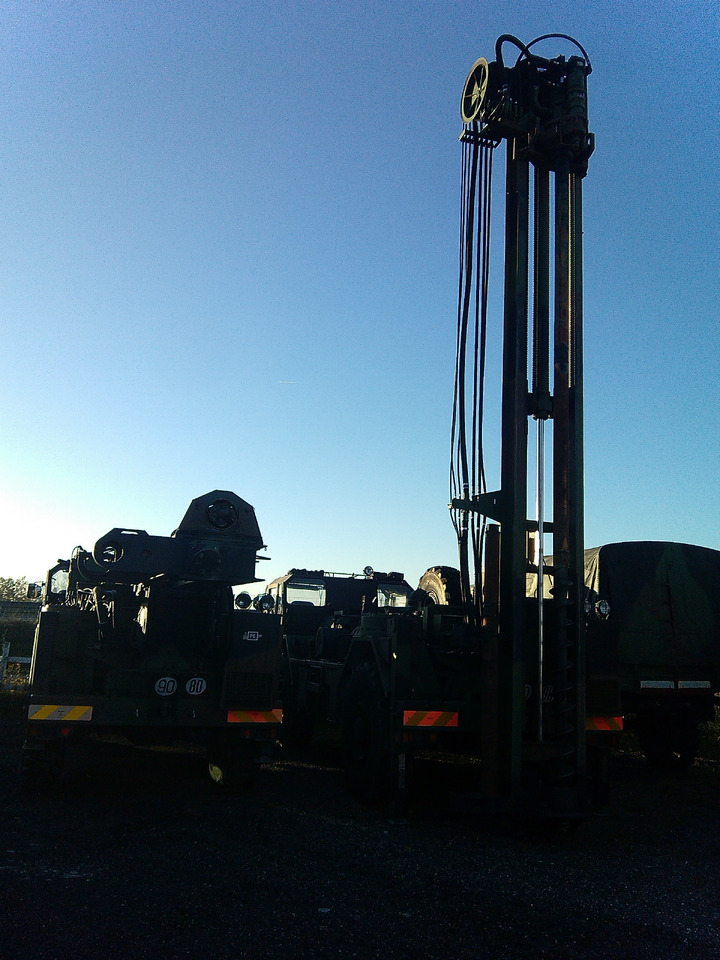 Foreuse sur camion 4х4 MFRD - Строительная техника: фото 2 Foreuse sur camion 4х4 MFRD - Строительная техника: фото 2