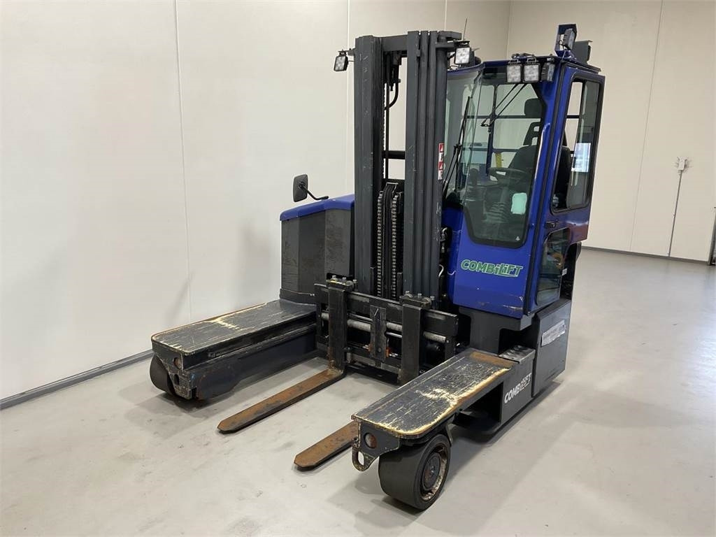 Combilift C4000ET - Четырехсторонний погрузчик: фото 4 Combilift C4000ET - Четырехсторонний погрузчик: фото 4