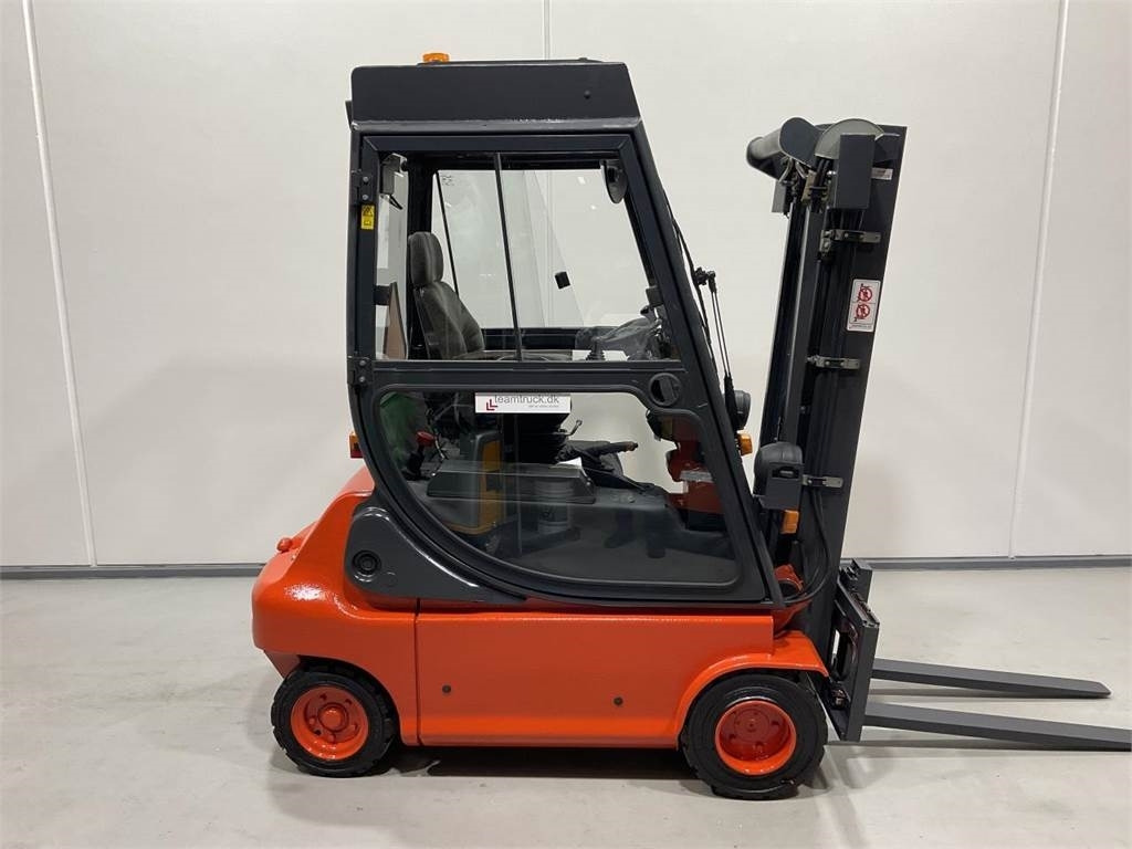 Linde E20P-02 - Электропогрузчик: фото 1 Linde E20P-02 - Электропогрузчик: фото 1
