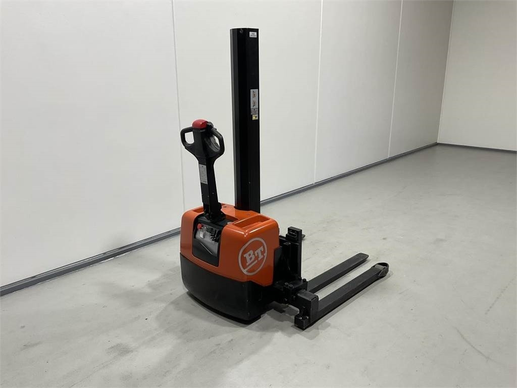 Toyota HWE100 - Штабелер: фото 2 Toyota HWE100 - Штабелер: фото 2