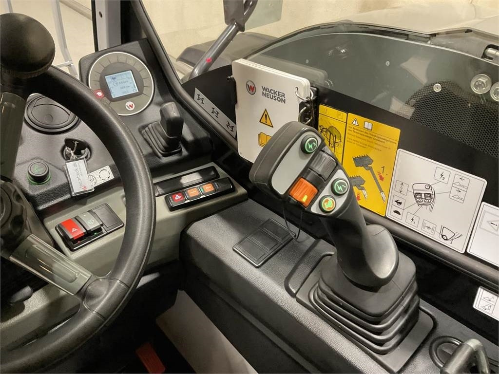 Телескопический подъемник Wacker Neuson TH412: фото 6 Телескопический подъемник Wacker Neuson TH412: фото 6