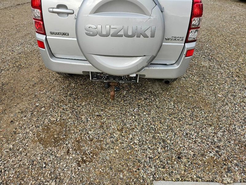 Suzuki Grand Vitara 2,0 GLX aut. Van 5d - Легковой автомобиль: фото 4 Suzuki Grand Vitara 2,0 GLX aut. Van 5d - Легковой автомобиль: фото 4