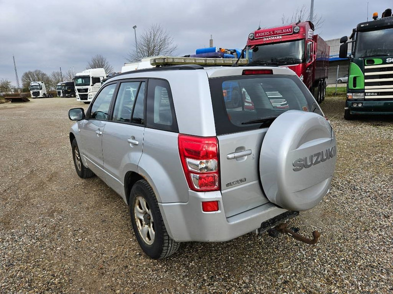 Suzuki Grand Vitara 2,0 GLX aut. Van 5d - Легковой автомобиль: фото 3 Suzuki Grand Vitara 2,0 GLX aut. Van 5d - Легковой автомобиль: фото 3