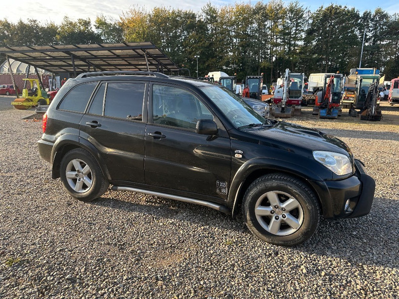 Toyota RAV4 2.0D 4x4 - Цельнометаллический фургон: фото 3 Toyota RAV4 2.0D 4x4 - Цельнометаллический фургон: фото 3