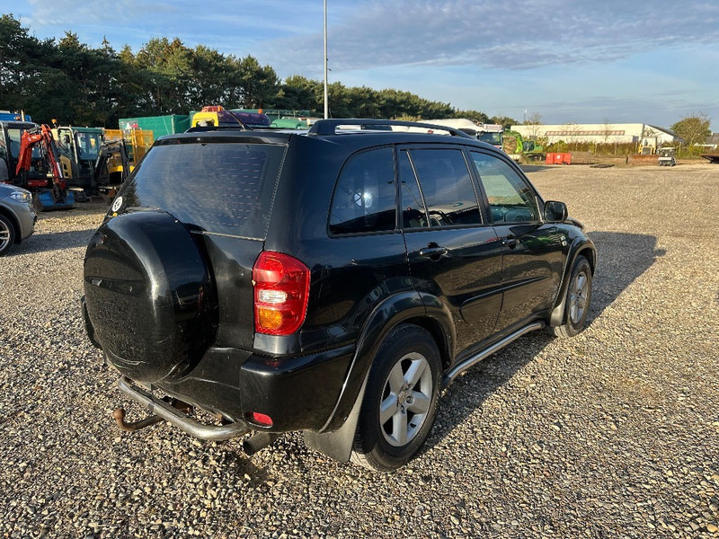 Toyota RAV4 2.0D 4x4 - Цельнометаллический фургон: фото 4 Toyota RAV4 2.0D 4x4 - Цельнометаллический фургон: фото 4