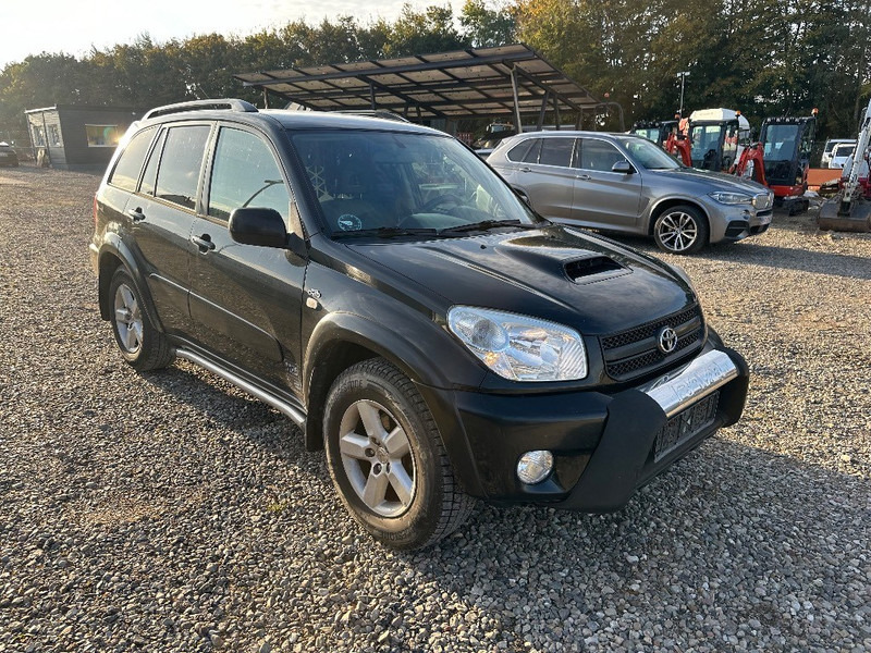 Toyota RAV4 2.0D 4x4 - Цельнометаллический фургон: фото 2 Toyota RAV4 2.0D 4x4 - Цельнометаллический фургон: фото 2