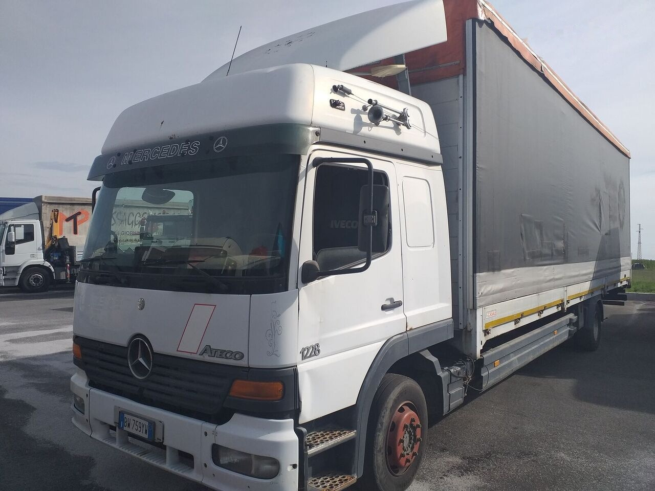 Mercedes-Benz ATEGO 12.28 - Тентованный грузовик: фото 1 Mercedes-Benz ATEGO 12.28 - Тентованный грузовик: фото 1
