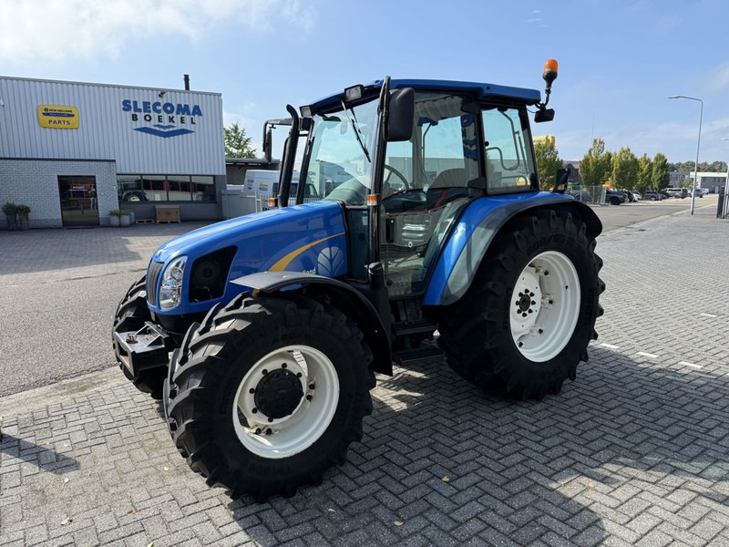 New Holland TL90A 4WD - Трактор: фото 2 New Holland TL90A 4WD - Трактор: фото 2