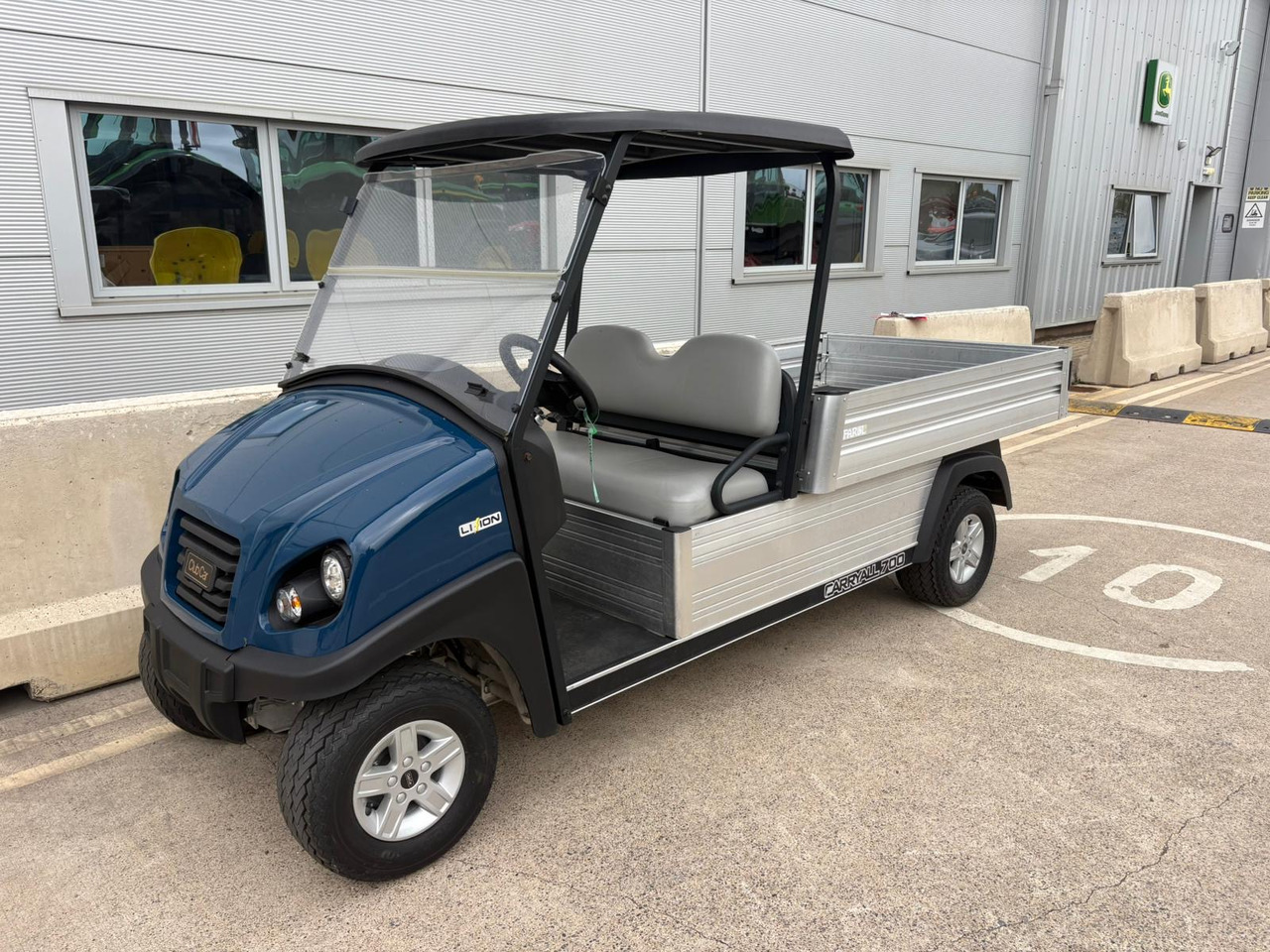 Clubcar Carryall 700 lithium Utility Vehicle - Квадроцикл: фото 1 Clubcar Carryall 700 lithium Utility Vehicle - Квадроцикл: фото 1