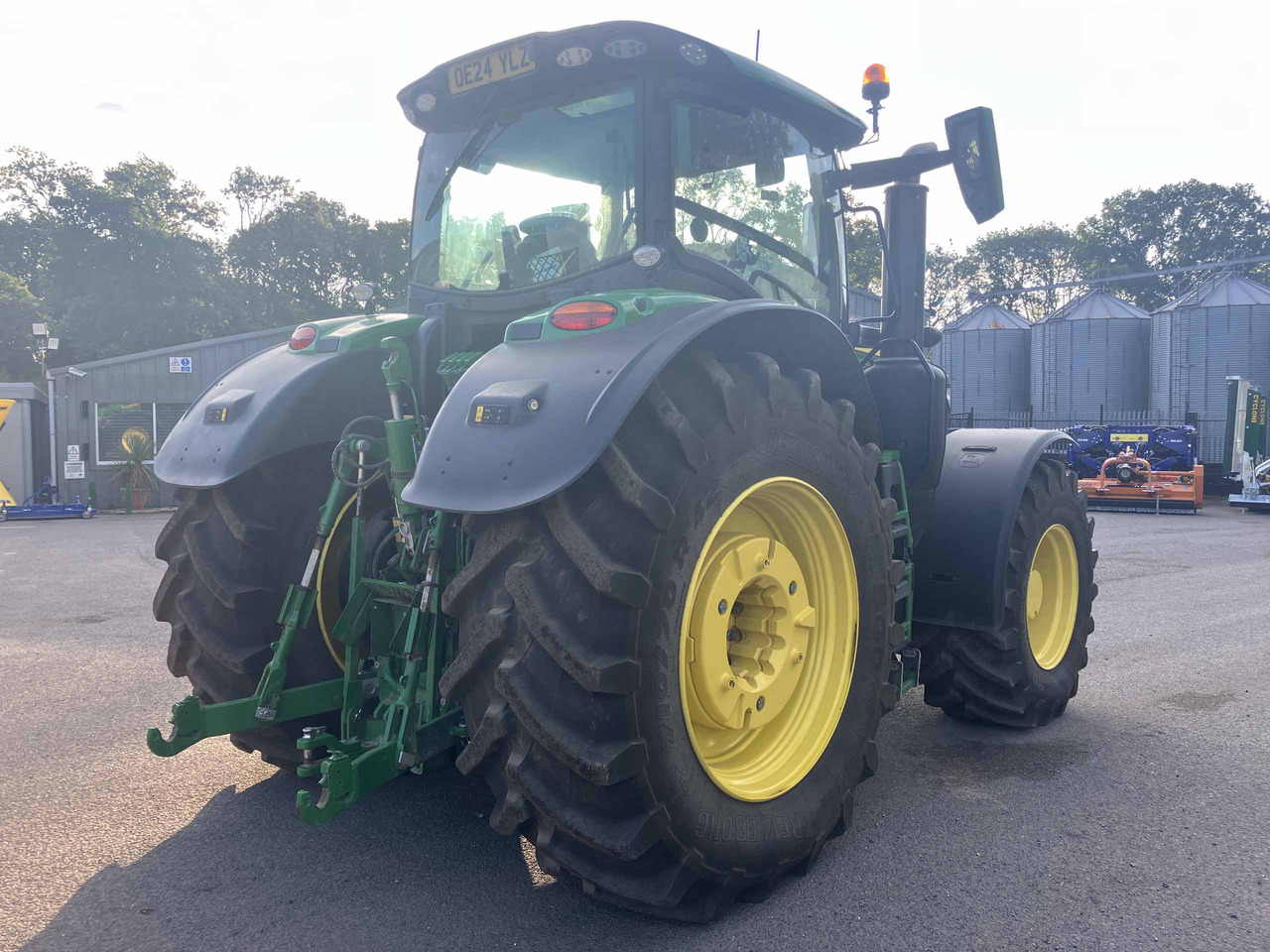 John Deer 6R 250 - Трактор: фото 5 John Deer 6R 250 - Трактор: фото 5