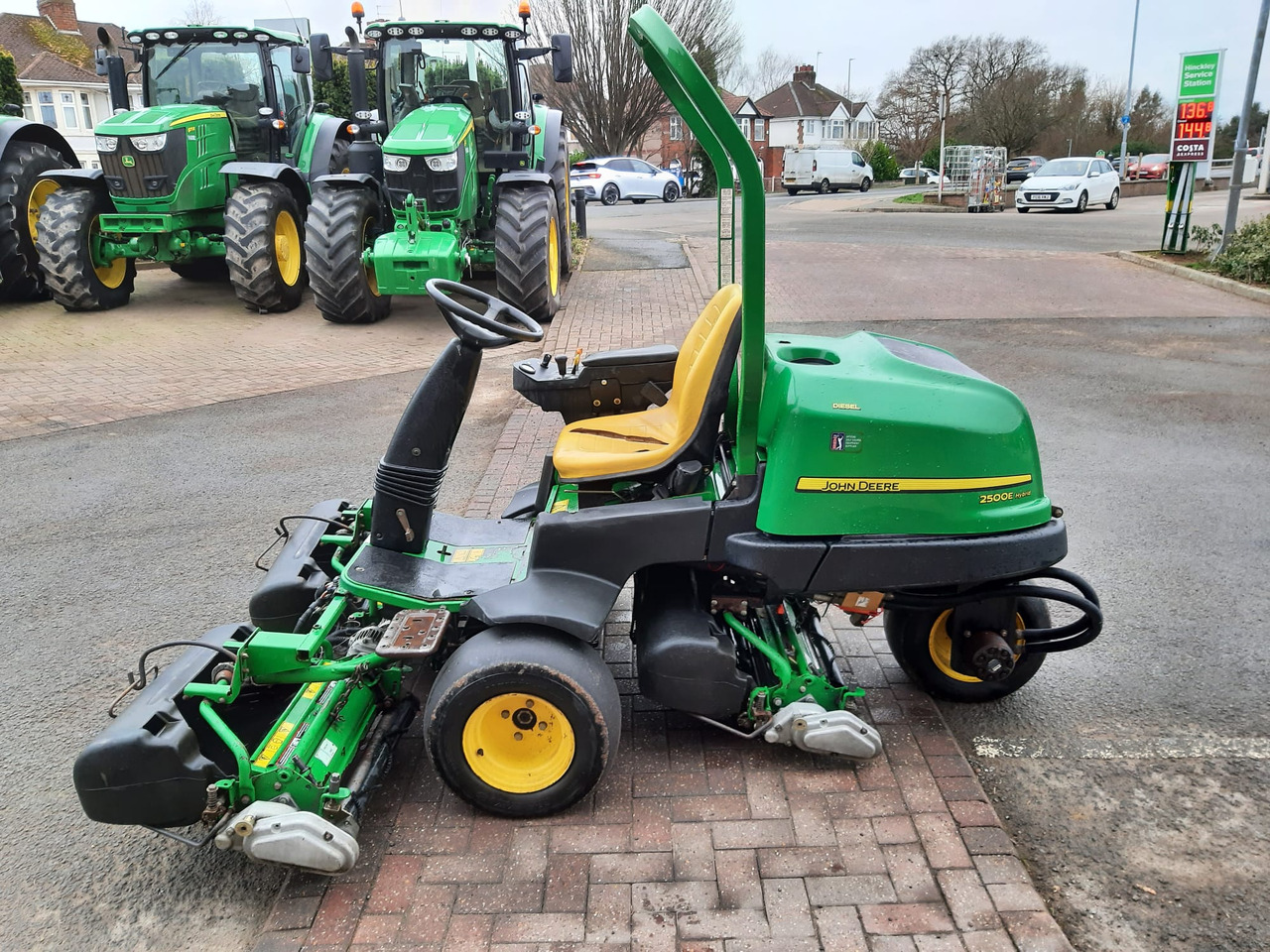 John Deere 2500E greens triple mower - Газонокосилка: фото 3 John Deere 2500E greens triple mower - Газонокосилка: фото 3