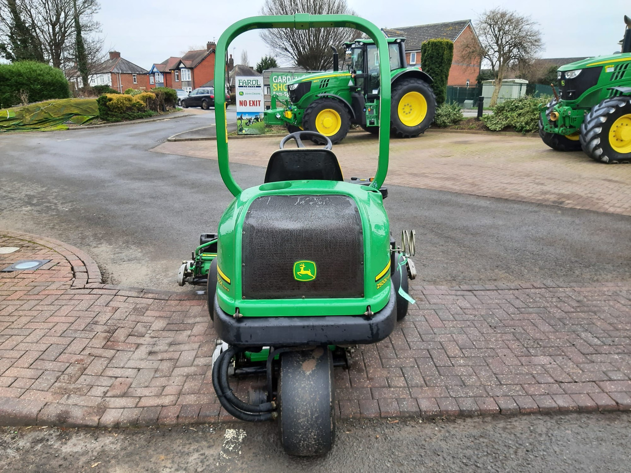 John Deere 2500E greens triple mower - Газонокосилка: фото 5 John Deere 2500E greens triple mower - Газонокосилка: фото 5