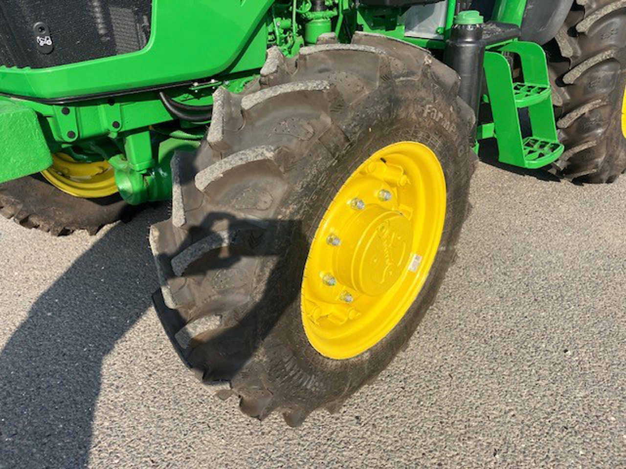 John Deere 5050E - Трактор: фото 3 John Deere 5050E - Трактор: фото 3