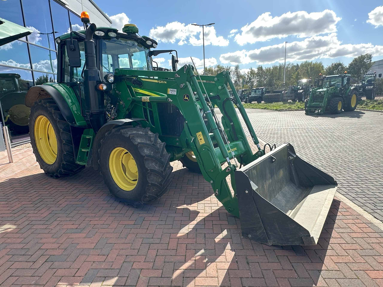 John Deere 6110M + 623M - Трактор: фото 5 John Deere 6110M + 623M - Трактор: фото 5