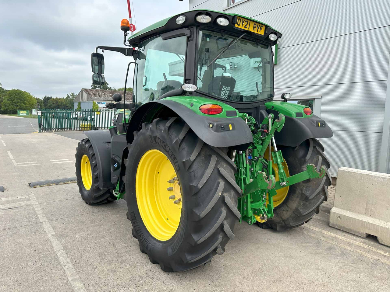 John Deere 6130R - Трактор: фото 3 John Deere 6130R - Трактор: фото 3