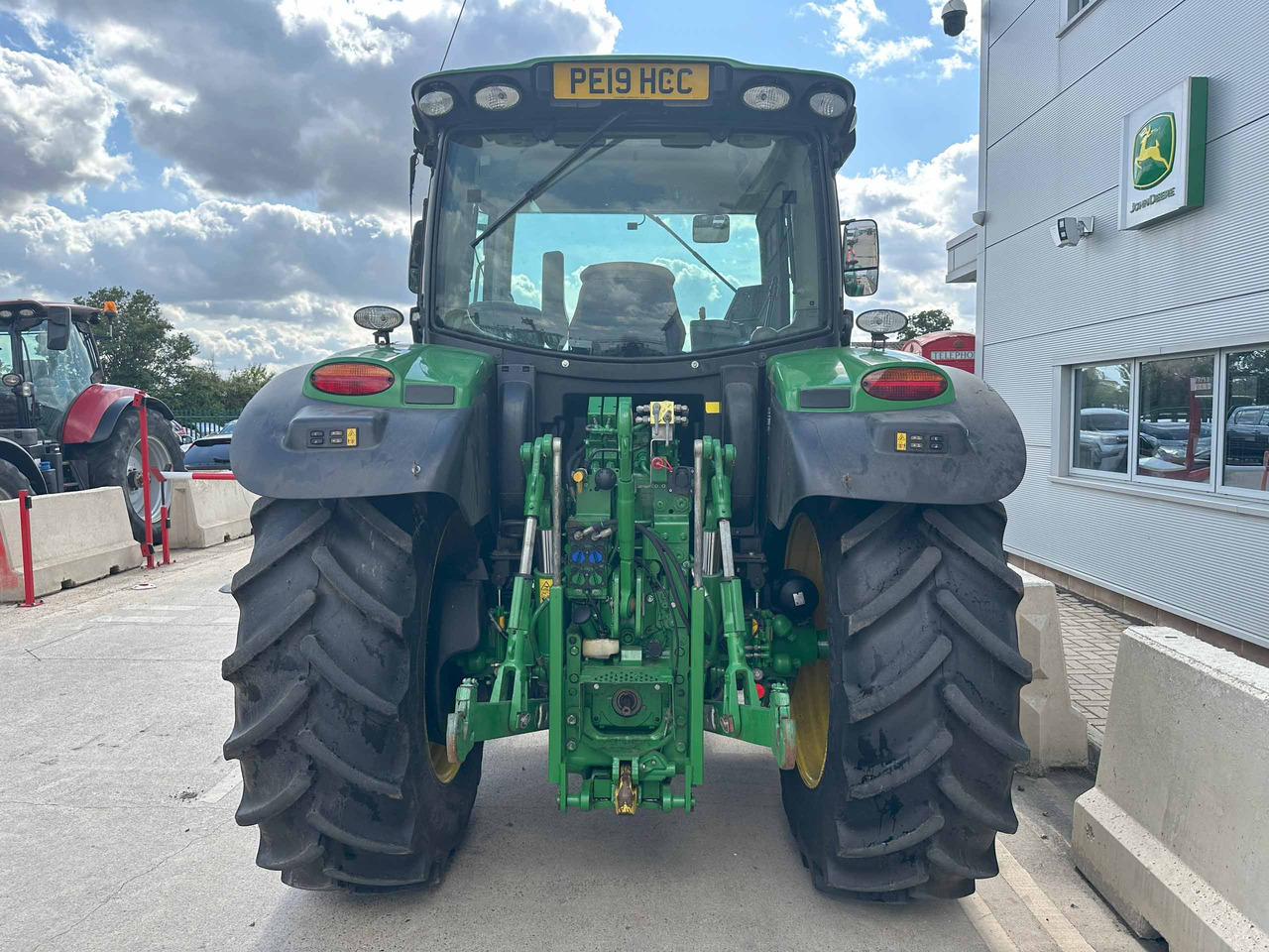 John Deere 6135R - Трактор: фото 5 John Deere 6135R - Трактор: фото 5