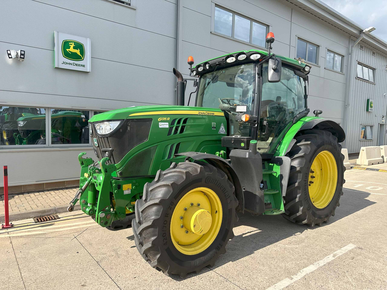 John Deere 6135R - Трактор: фото 1 John Deere 6135R - Трактор: фото 1