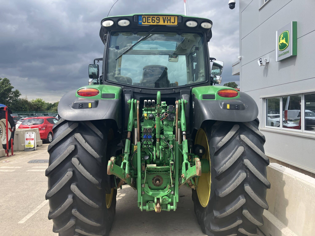 John Deere 6155R - Трактор: фото 4 John Deere 6155R - Трактор: фото 4