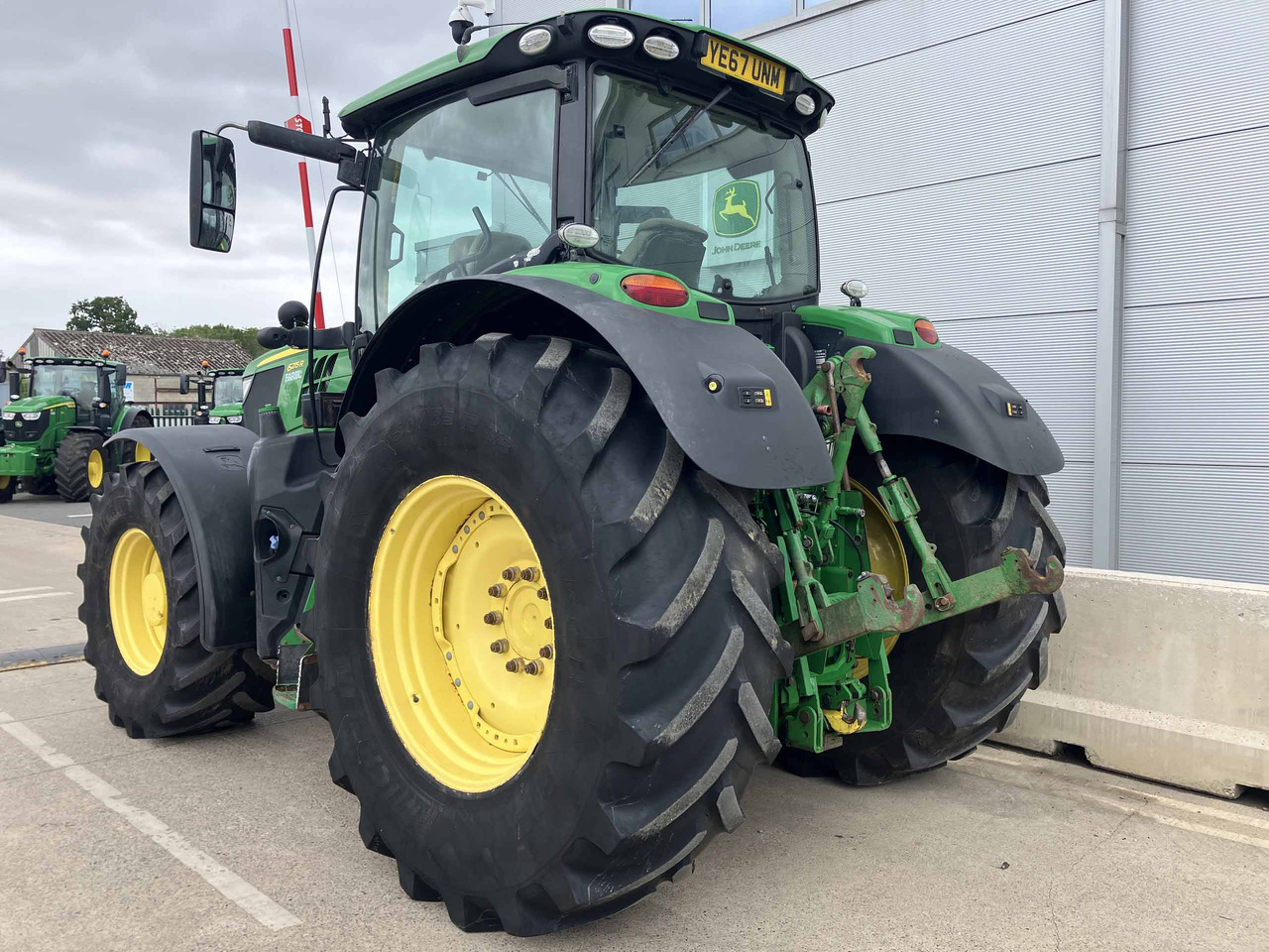 John Deere 6215R - Трактор: фото 3 John Deere 6215R - Трактор: фото 3