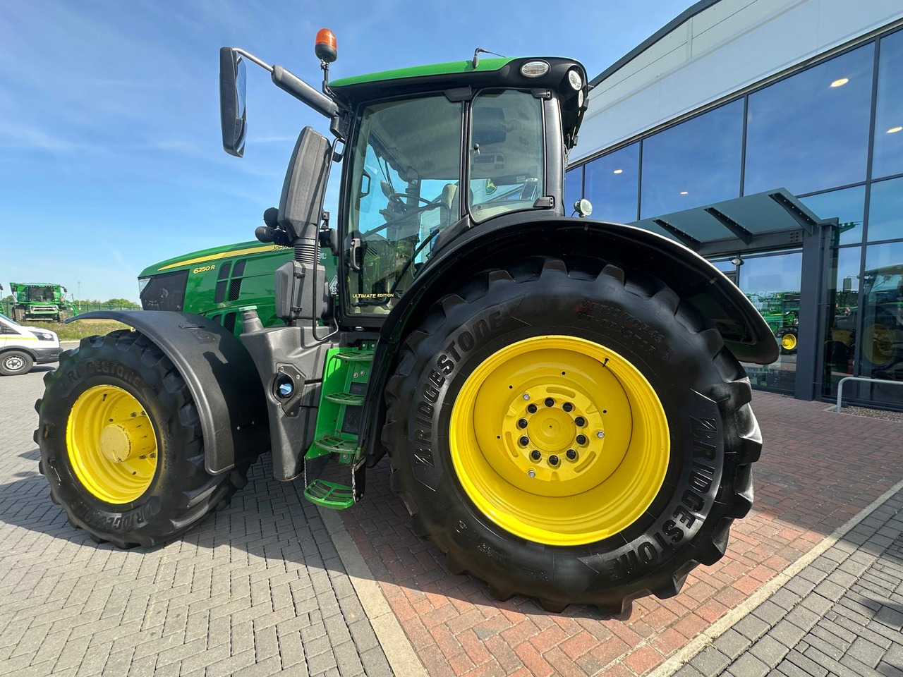 John Deere 6250R - Трактор: фото 5 John Deere 6250R - Трактор: фото 5