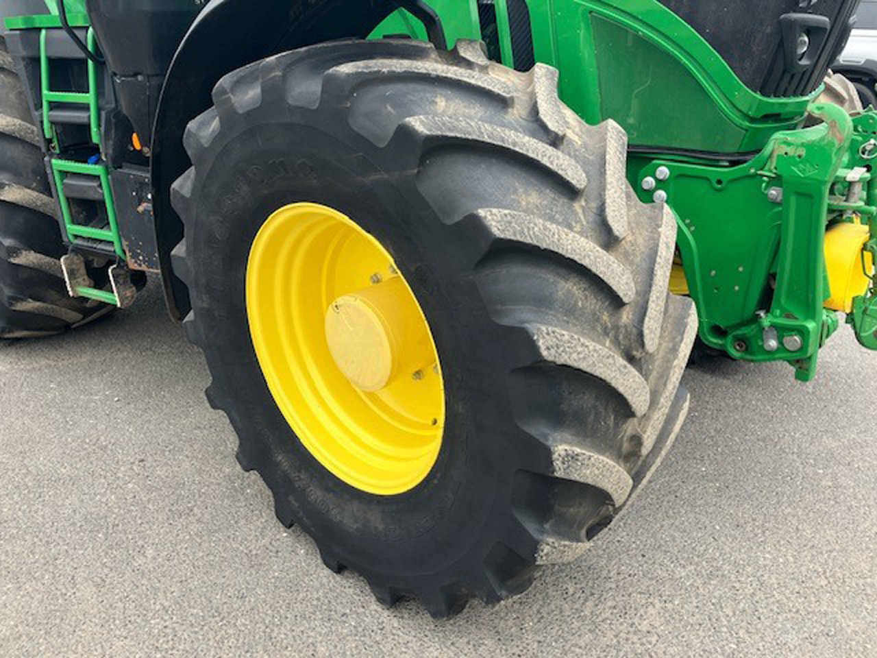 Трактор John Deere 6250R: фото 6