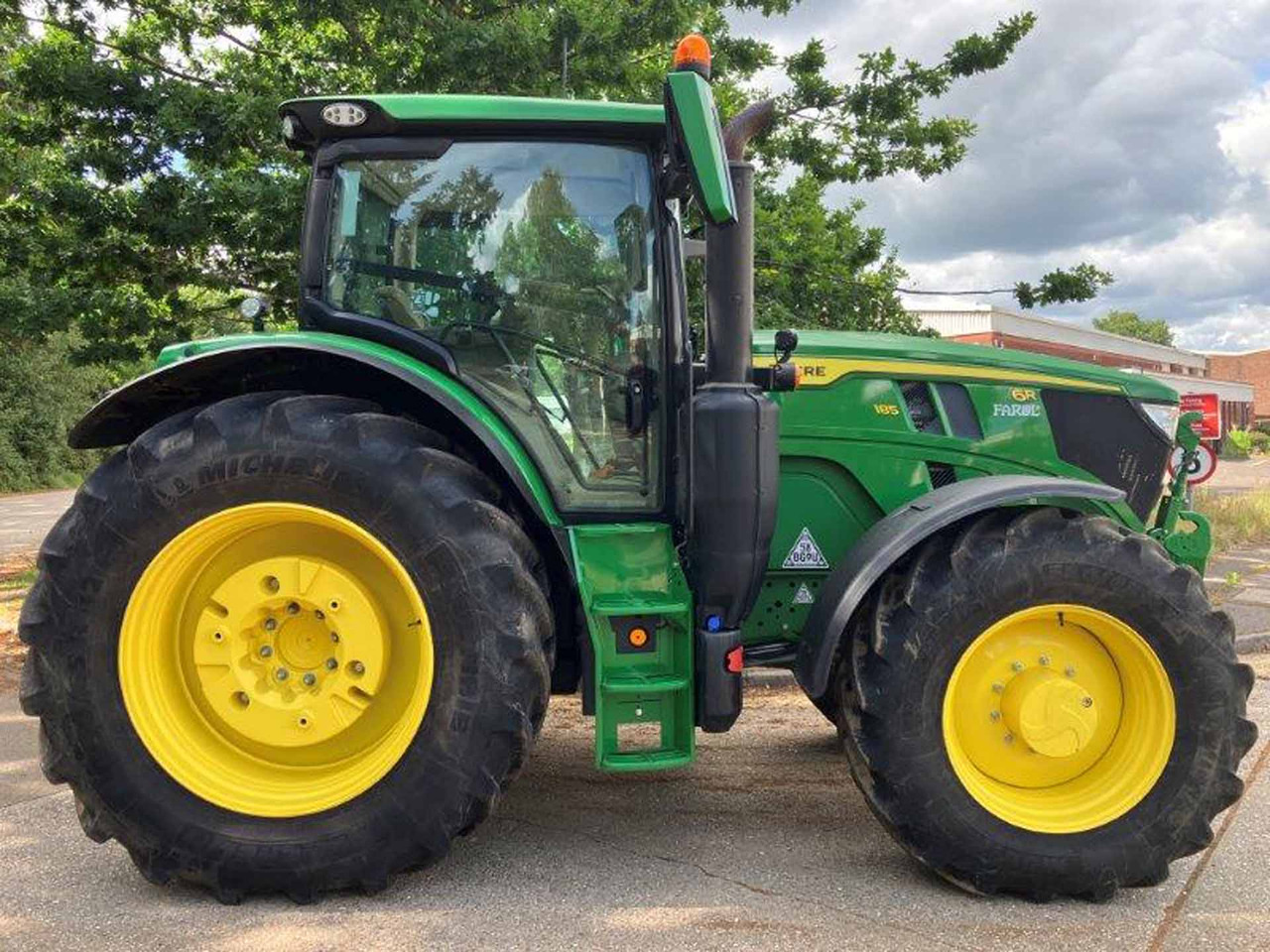 John Deere 6R 185 - Трактор: фото 3 John Deere 6R 185 - Трактор: фото 3