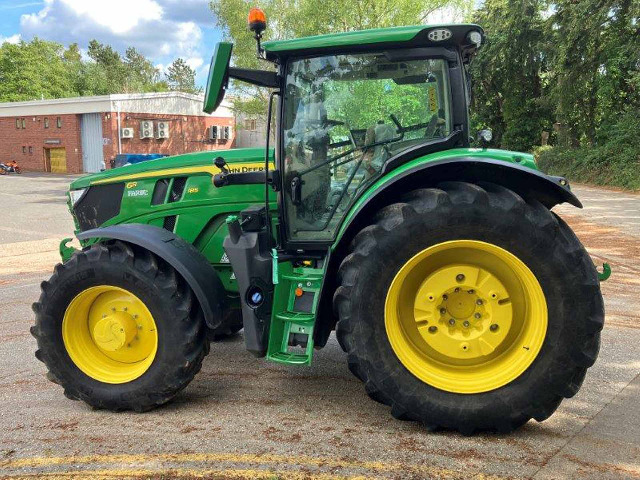 John Deere 6R 185 - Трактор: фото 1 John Deere 6R 185 - Трактор: фото 1
