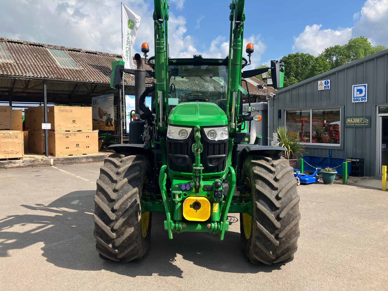John Deere 6R 185 - Трактор: фото 2 John Deere 6R 185 - Трактор: фото 2