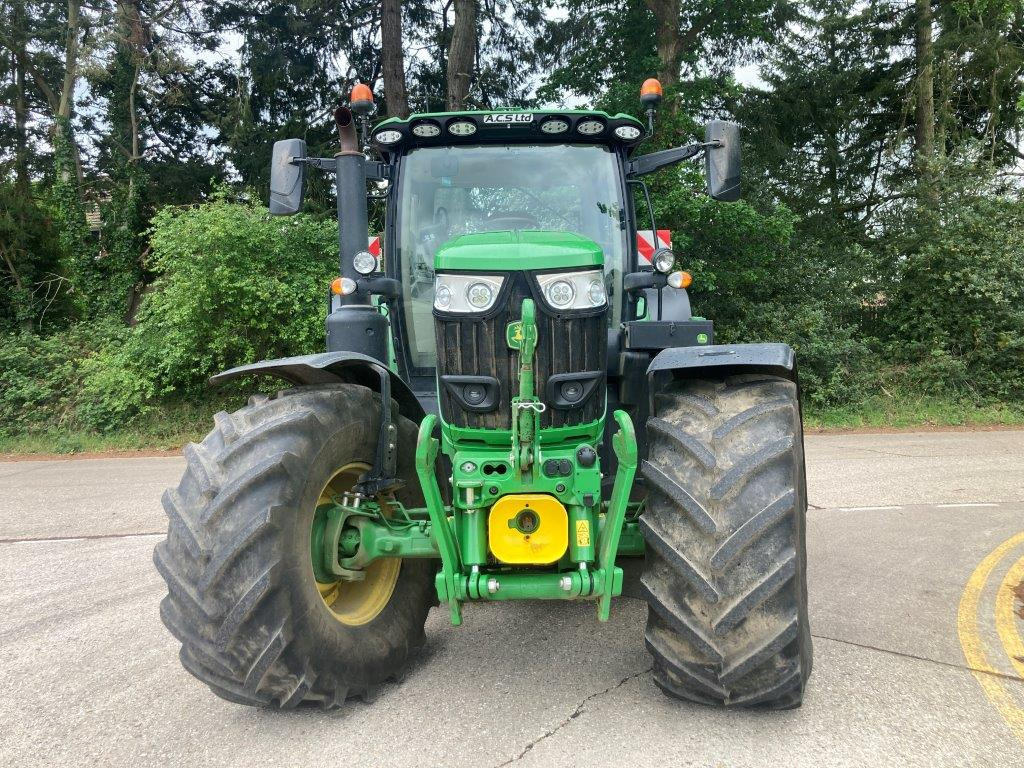 John Deere 6R 215 - Трактор: фото 1 John Deere 6R 215 - Трактор: фото 1