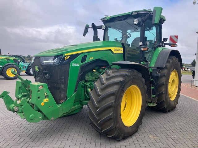 John Deere 8R 370 - Трактор: фото 1 John Deere 8R 370 - Трактор: фото 1