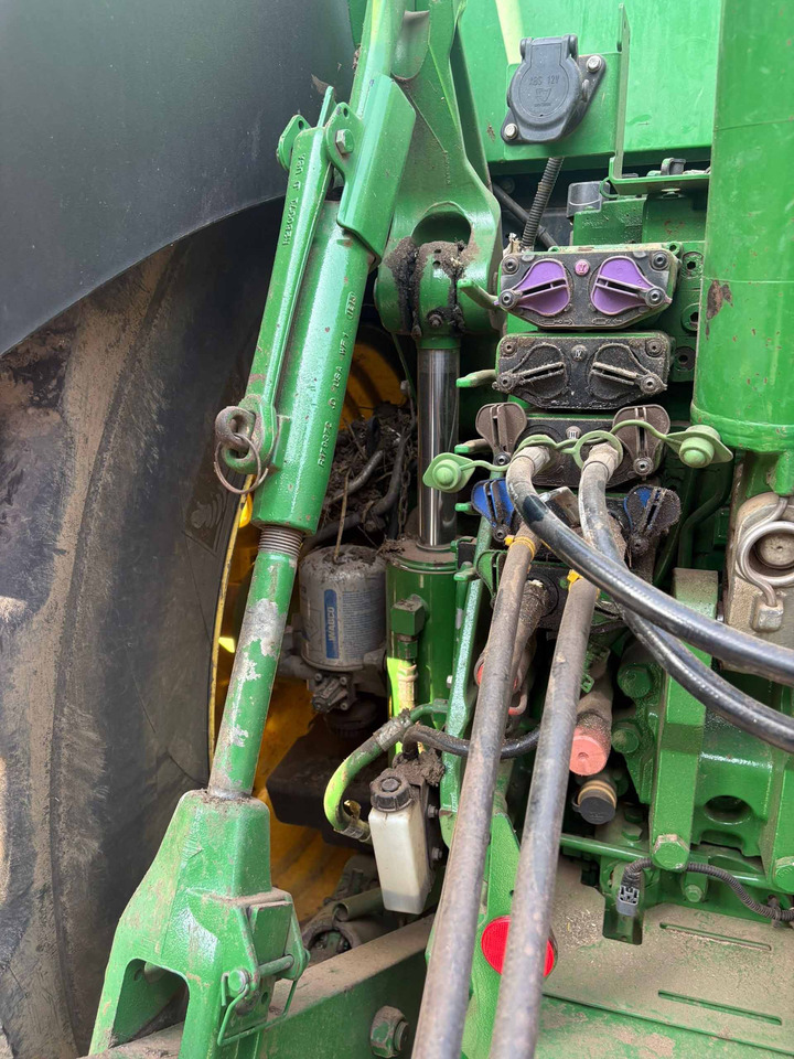 John Deere 8R 370 - Трактор: фото 5 John Deere 8R 370 - Трактор: фото 5