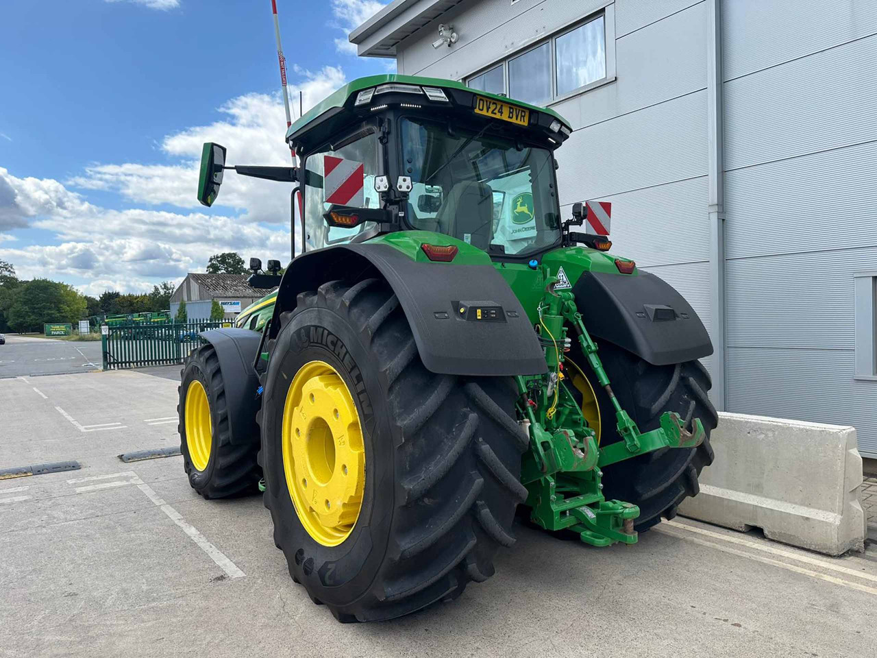 John Deere 8R 410 - Трактор: фото 3 John Deere 8R 410 - Трактор: фото 3