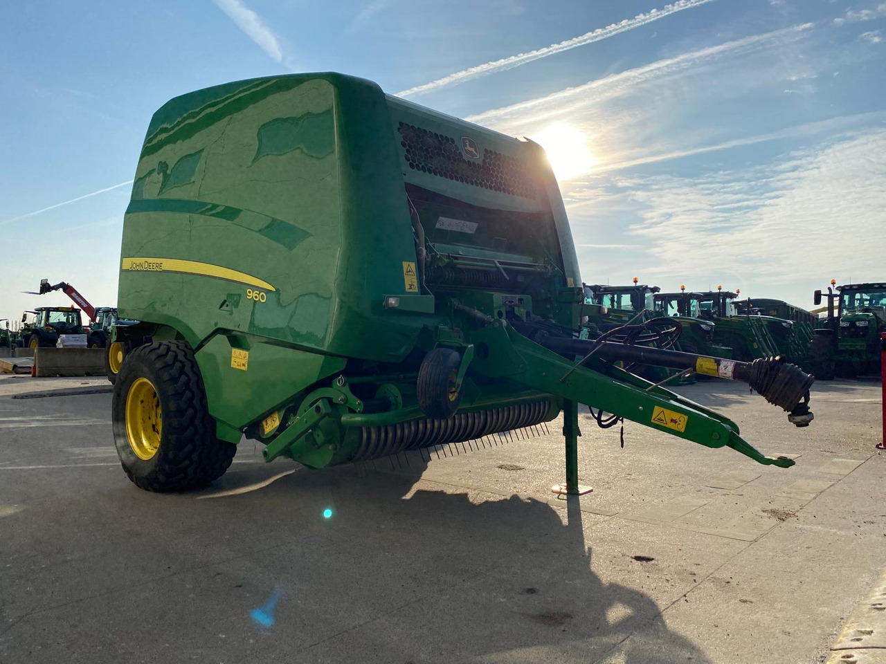 John Deere 960 - Техника для сенозаготовки: фото 1 John Deere 960 - Техника для сенозаготовки: фото 1