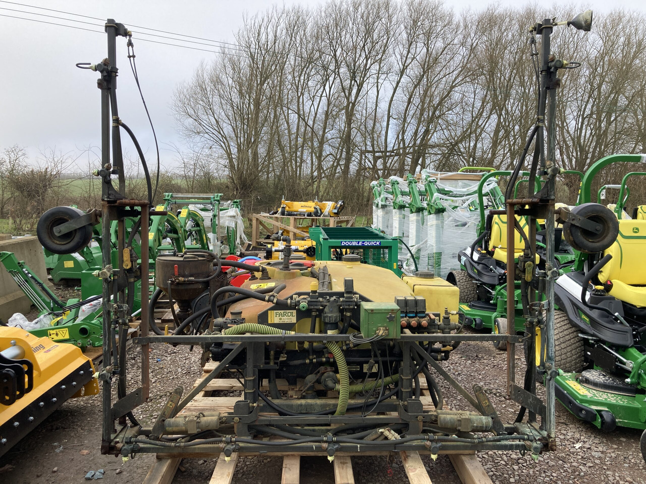John Deere HD200 de-mount sprayer - Садовое оборудование: фото 3 John Deere HD200 de-mount sprayer - Садовое оборудование: фото 3