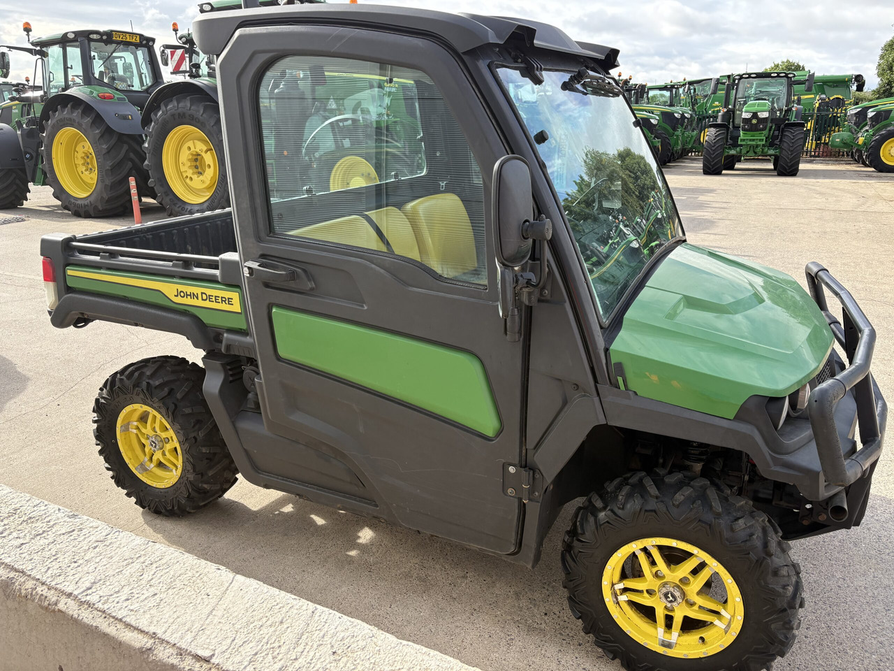 John Deere XUV865M Gator - Квадроцикл: фото 4 John Deere XUV865M Gator - Квадроцикл: фото 4