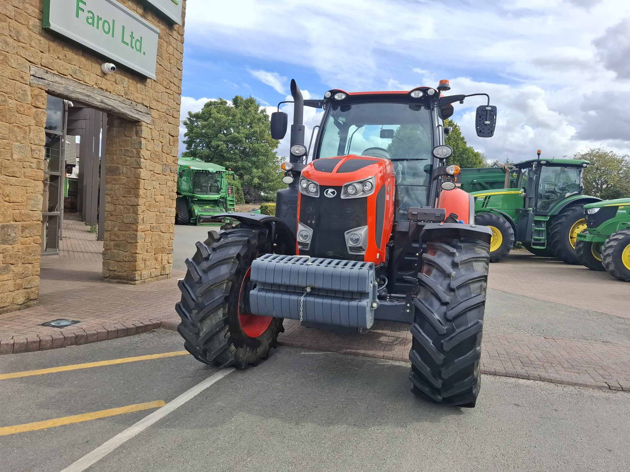 Kubota M7153 - Трактор: фото 3 Kubota M7153 - Трактор: фото 3