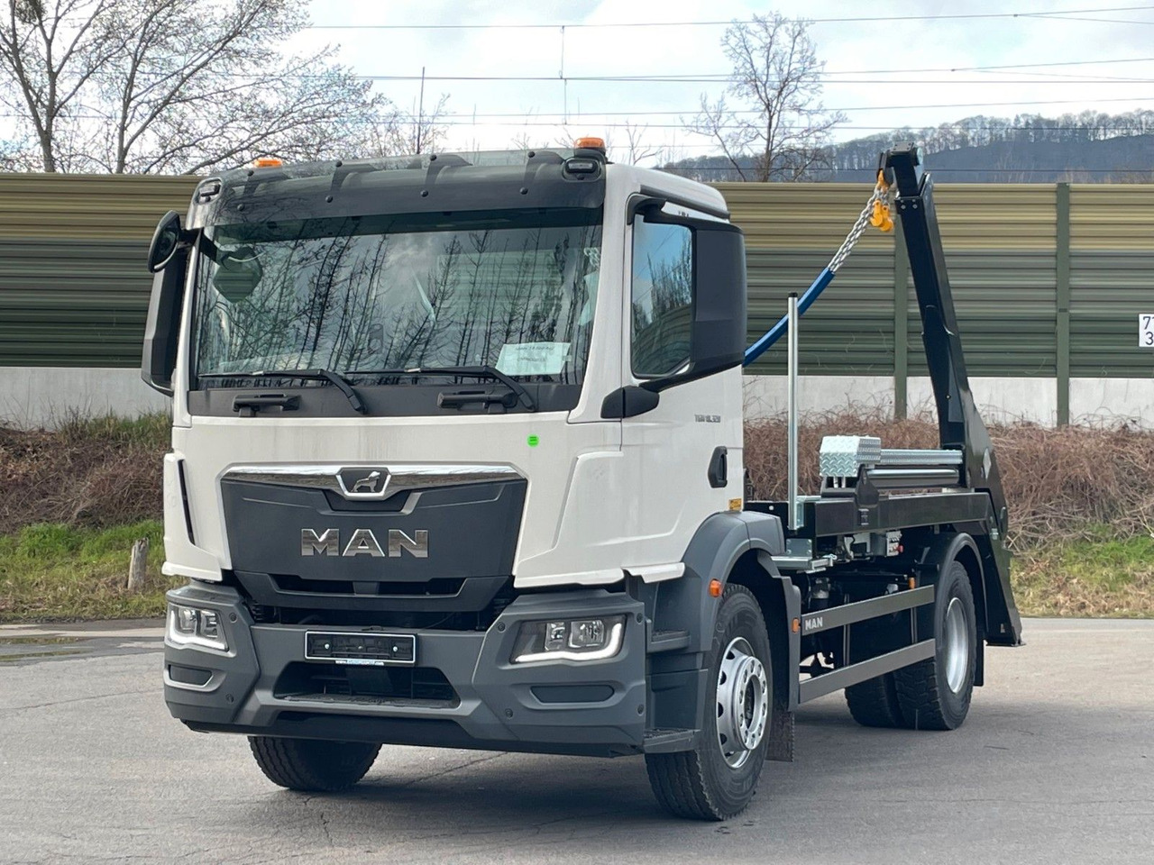 MAN TGM 18.320 4x2 Euro 6e Hyva Absetzkipper - Самосвал, Автоманипулятор: фото 2 MAN TGM 18.320 4x2 Euro 6e Hyva Absetzkipper - Самосвал, Автоманипулятор: фото 2