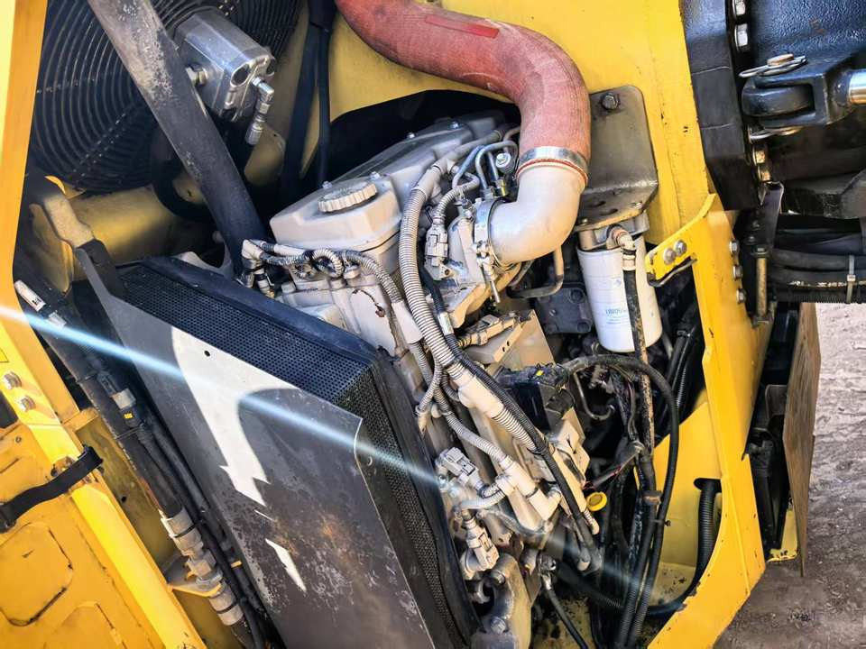 Hot Sale Used Dynapac CC6200 Road Roller Good Condition Double Steel Wheel Original Sweden Construction Machine Cheap Loader - Дорожный каток: фото 4 Hot Sale Used Dynapac CC6200 Road Roller Good Condition Double Steel Wheel Original Sweden Construction Machine Cheap Loader - Дорожный каток: фото 4