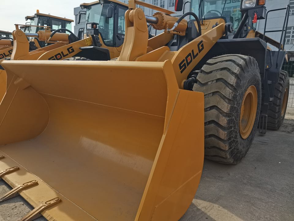 Second Hand SDLG LG956L Front End Loader Diesel 4WD 3.0m3 Bucket 16500kg SDLG LG956L Wheel Loader - Колёсный погрузчик: фото 4 Second Hand SDLG LG956L Front End Loader Diesel 4WD 3.0m3 Bucket 16500kg SDLG LG956L Wheel Loader - Колёсный погрузчик: фото 4
