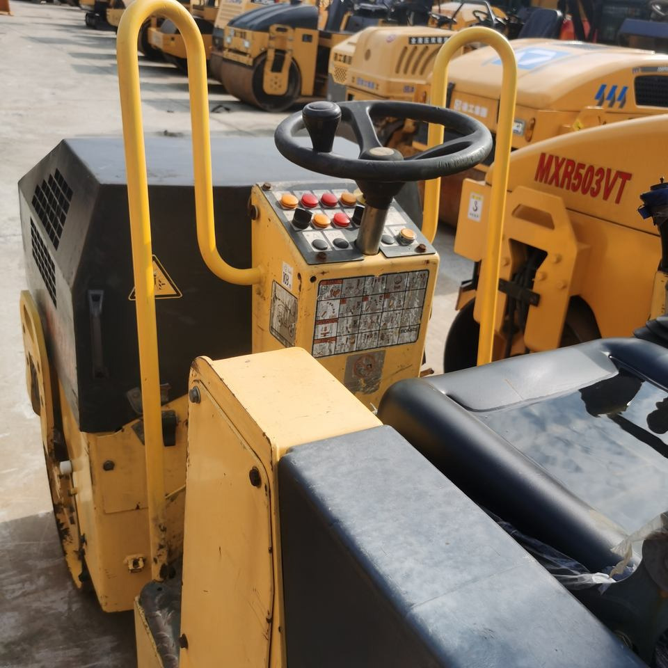 The Used Bomag BW 80AD-2 Double Steel Wheel Mini Roller Is of Reliable Quality in China - Дорожный каток: фото 4 The Used Bomag BW 80AD-2 Double Steel Wheel Mini Roller Is of Reliable Quality in China - Дорожный каток: фото 4