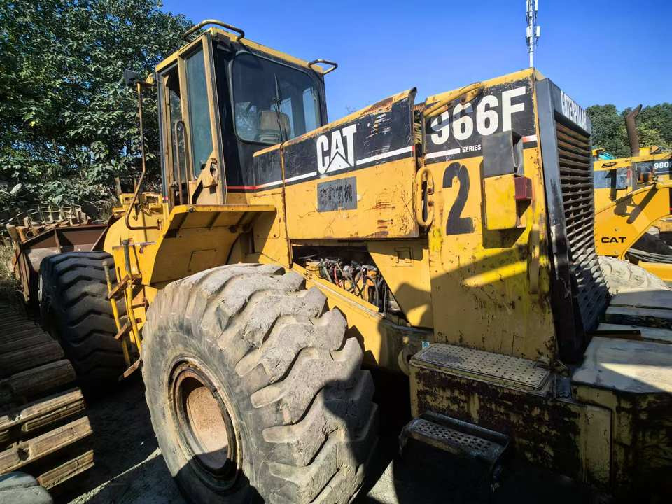 Used Front Wheel Loader CAT 966F With Good Price From Wheel Loaders Caterpillar Machinery Cat 966F Loaders - Колёсный погрузчик: фото 2 Used Front Wheel Loader CAT 966F With Good Price From Wheel Loaders Caterpillar Machinery Cat 966F Loaders - Колёсный погрузчик: фото 2