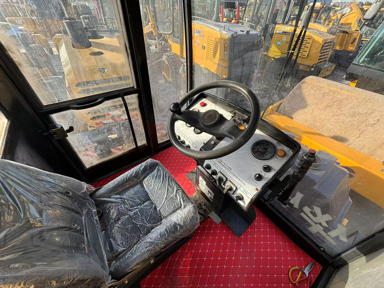 XCMG XD103 - Дорожный каток: фото 5 XCMG XD103 - Дорожный каток: фото 5