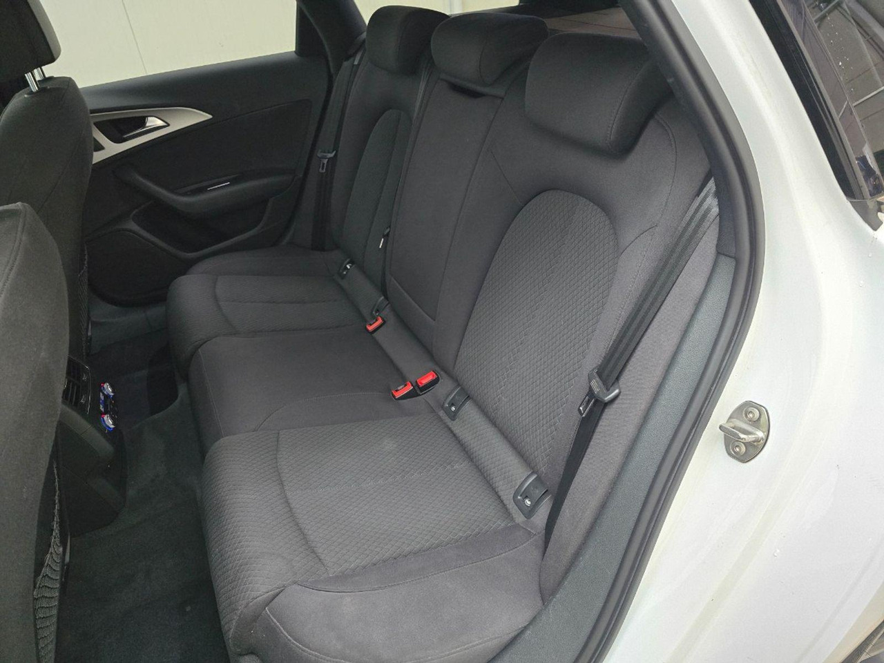 Легковой автомобиль Audi A6 Avant 2.0 TFSI Advance Sport | 2018 | 196.446 km | Automaat | N862ZN | NAP: Geen oordeel: фото 8 Легковой автомобиль Audi A6 Avant 2.0 TFSI Advance Sport | 2018 | 196.446 km | Automaat | N862ZN | NAP: Geen oordeel: фото 8