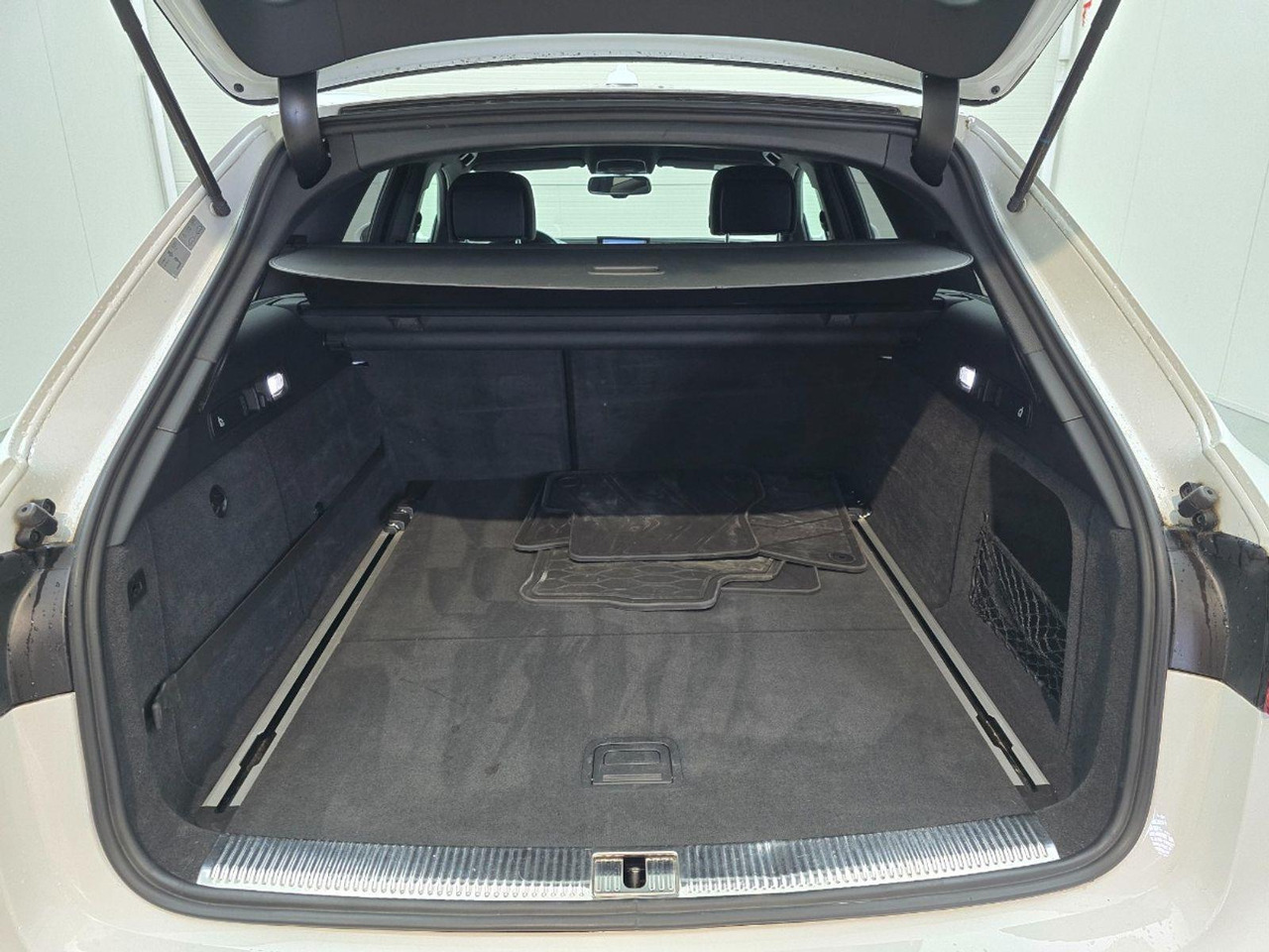 Легковой автомобиль Audi A6 Avant 2.0 TFSI Advance Sport | 2018 | 196.446 km | Automaat | N862ZN | NAP: Geen oordeel: фото 9 Легковой автомобиль Audi A6 Avant 2.0 TFSI Advance Sport | 2018 | 196.446 km | Automaat | N862ZN | NAP: Geen oordeel: фото 9