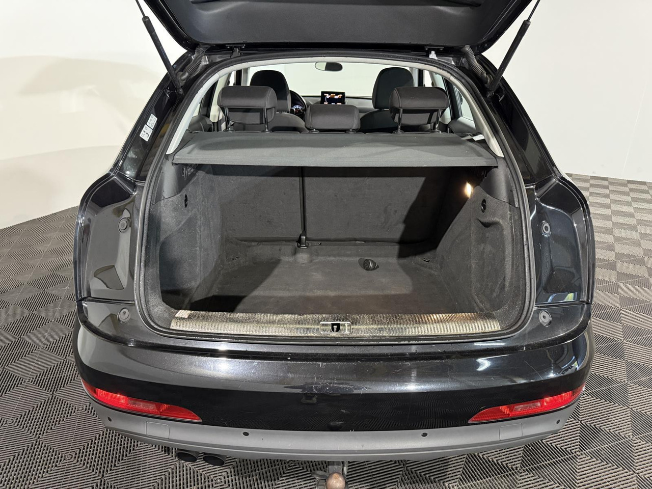 Внедорожник Audi | Q3 | 2.0 TFSI quattro Pro Line | 2012 | 204.122 km | 19XDP6 | Logisch: фото 13 Внедорожник Audi | Q3 | 2.0 TFSI quattro Pro Line | 2012 | 204.122 km | 19XDP6 | Logisch: фото 13